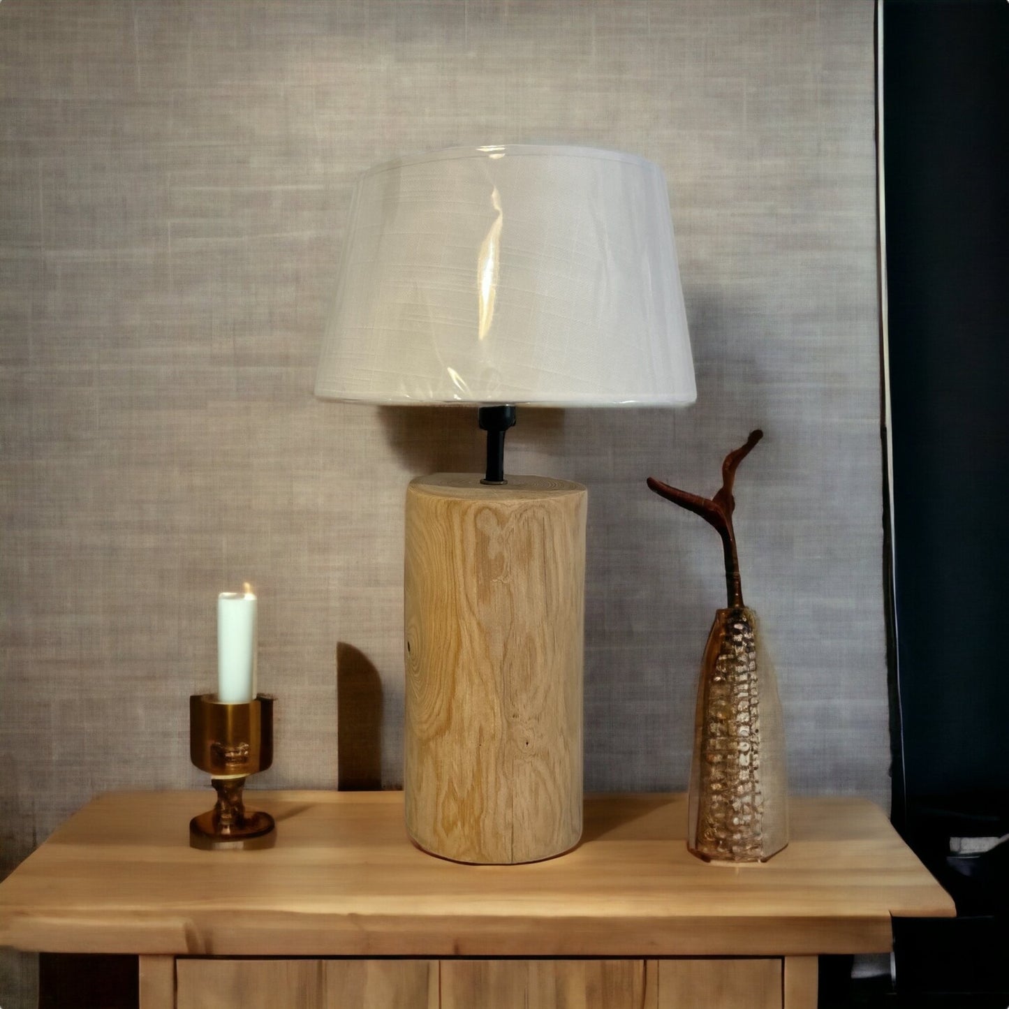 Lámpara de mesa "HONGO" en madera de pino